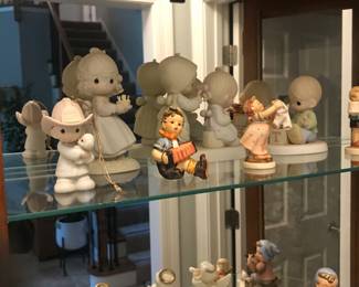 Items Located In The Hallway Outside The 2nd Bedroom