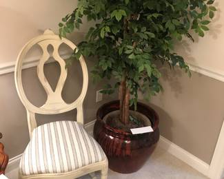Items Located In The Dining Room