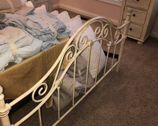 Items Located In The 4th Bedroom