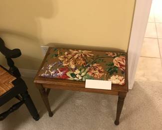 Items Located In The 2nd Bedroom