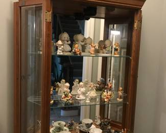 Items Located In The Hallway Outside The 2nd Bedroom