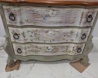 Unique chest