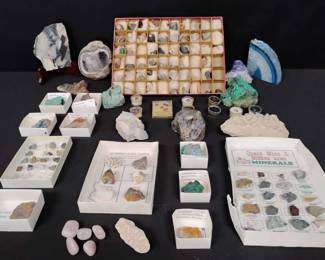 BO358Rocks And Minerals Kit Plus More Lot