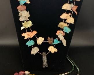BO425Native American Stone Carved Necklace