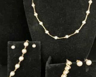 CT224V14 K and Pearls Jewelry