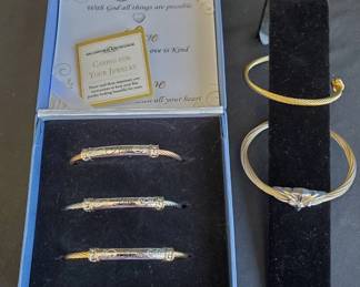 BO443Bradford Exchange Bracelet Set, Etc