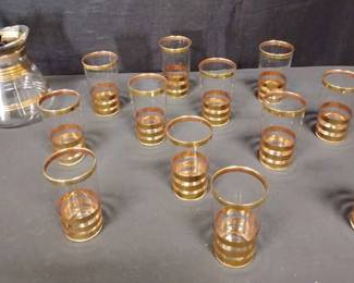 BO325Vintage Gold Clear Glass Cut Set