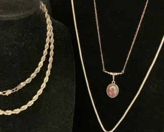 BO450VSilver Chains And Pendant Necklace