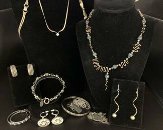 CT225Stylish Costume Jewelry
