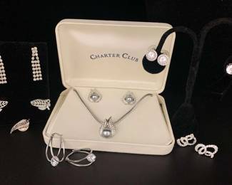 CT234All That Sparkles Costume Jewelry