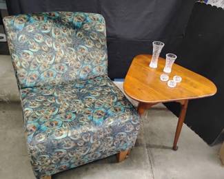 BO302Peacock Chair And Table