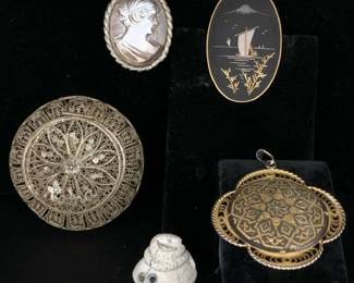BO350Unique Vintage Costume Jewelry
