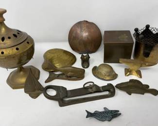 104 CopperBrassCollectionMiniaturesBoxBurnersPully