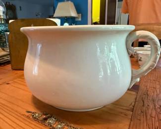 28 IronstoneChamberPot