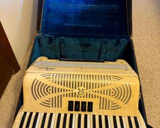 63 RivoliAccordionoftheSonoraAccordionCoNY