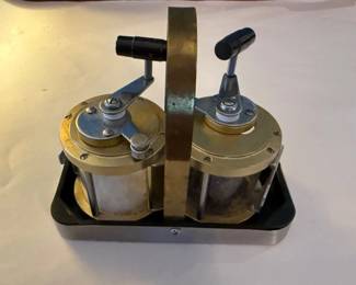 84 SpinningReelSaltandPepperGrinderSet