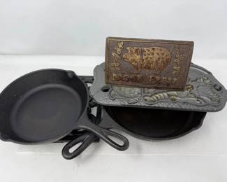 151 LodgeCastIronPansBaconPressSeaCreatureCookieMold