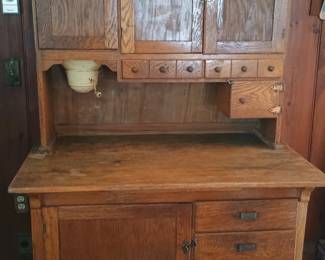 Hoosier cabinet with flour sifter and slag glass inserts