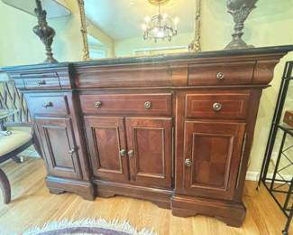 Universal Furniture Buffett