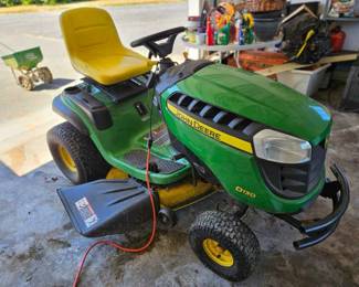 John Deere D130 Ride On Mower