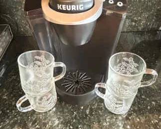 Keurig KPod Coffee Maker And Glass Coffee Cups