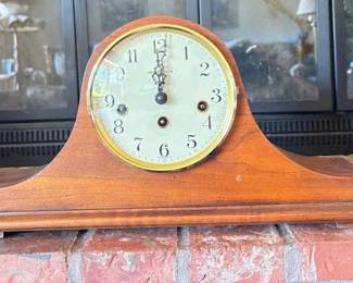 Howard Miller Mantle Clock