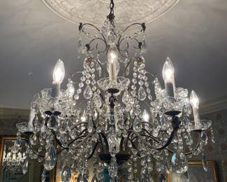 Wonderful dining room Crystal chandelier 