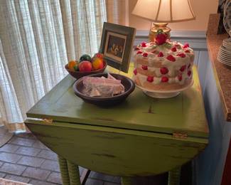 Wonderful painted drop leaf table with turned legs