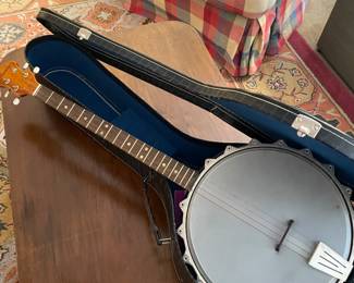  Vintage Framus banjo with alligator case