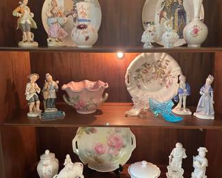 Cabinet of collectibles and decorative accessories 