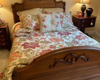 Walnut Victorian full size bed