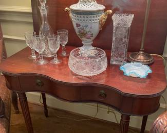 Serpentine Federal mahogany game table with cut glass