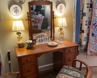Maple vanity with bench and Hummel plates