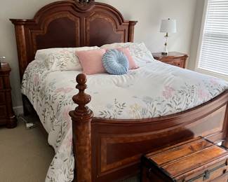 King Bed, Linens