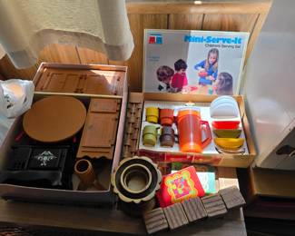 Tupperware Toys Mini Serve It Children’s Serving Set.