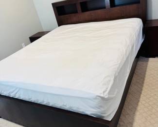 18 KingPlatformBedwStorageHeadboardSertaiSeriesMattress