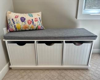 31 WhiteStorageBenchwCubbiesRemovablePaddedCushion
