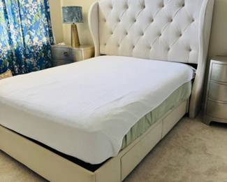 66 QueenUpholsteredBedwTuftedHeadboardBuiltInStorageDrawers