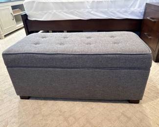 22 GreyUpholsteredStorageOttomanwTuftedTop