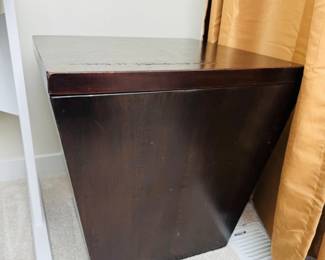 63 SolidDarkWoodBoxOrPlantStandwLiftTopStorage