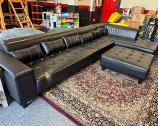 38 XLTuftedBlackLeatherSectionalSofawOttoman