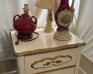 80's? Provincial End-Table & Lamps