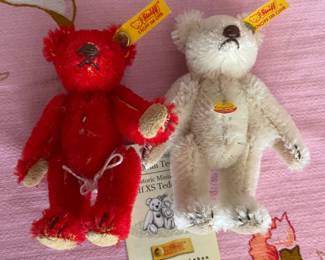 Steiff Bears--maybe more?