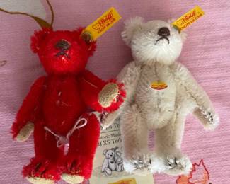 Steiff Bears--maybe more?