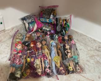 Monster High & Ever-After High --Doll Lot w/Accessories!!!