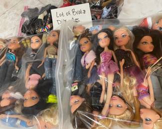 Lotsa Bratz & Lotsa Accessories!!