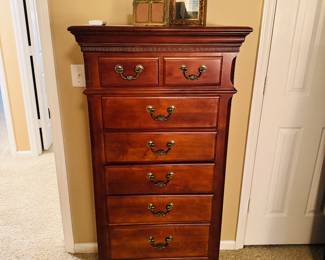 Sumter Lingerie Chest