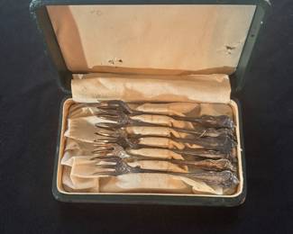 English 80% Silver Olive Forks, Set