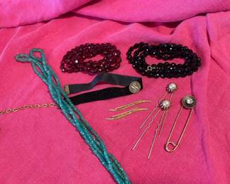 A Mix Of Vintage Jewelry
