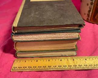 Bambi The Pine Trees French Book Robin Hood